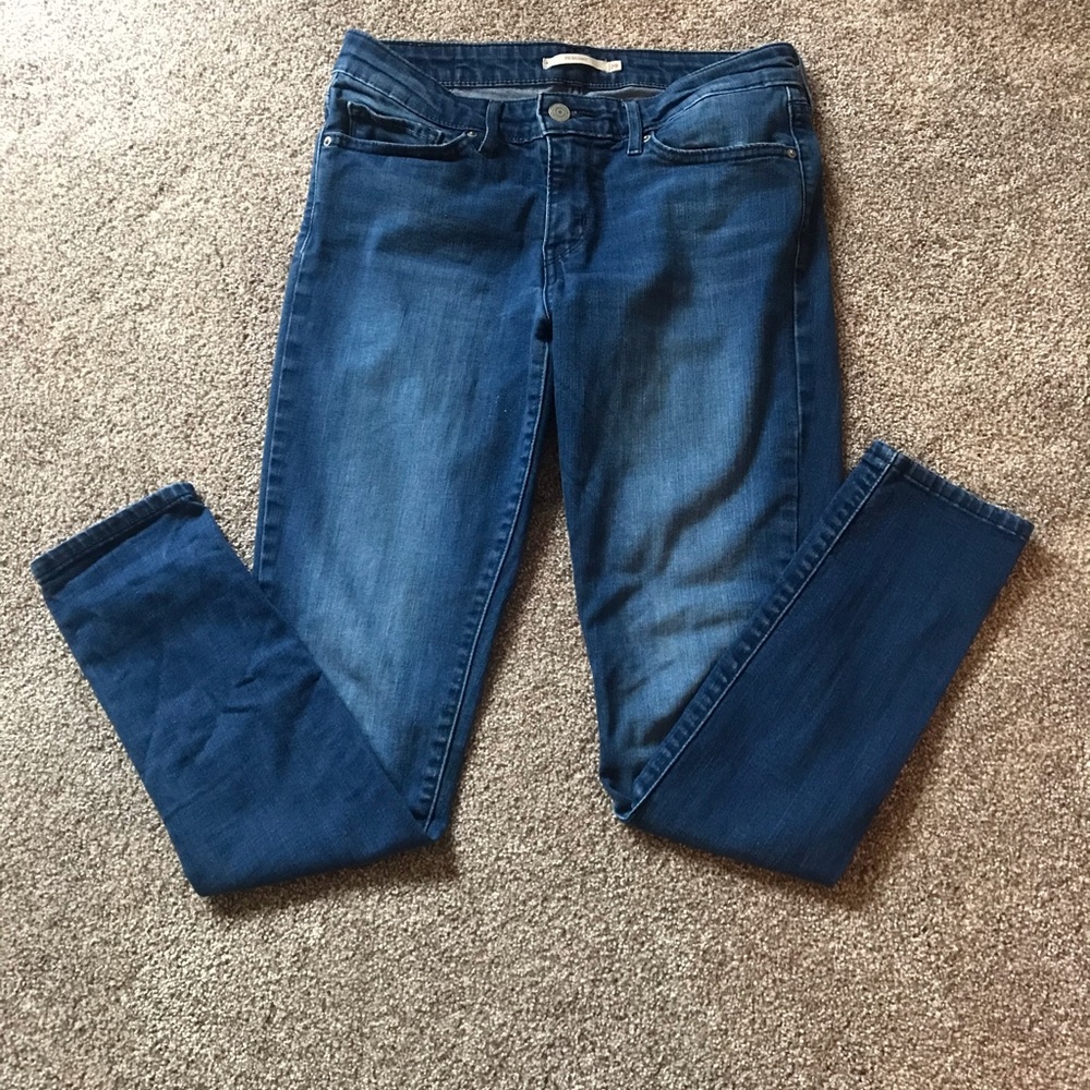 Medium wash Levi skinny jeans